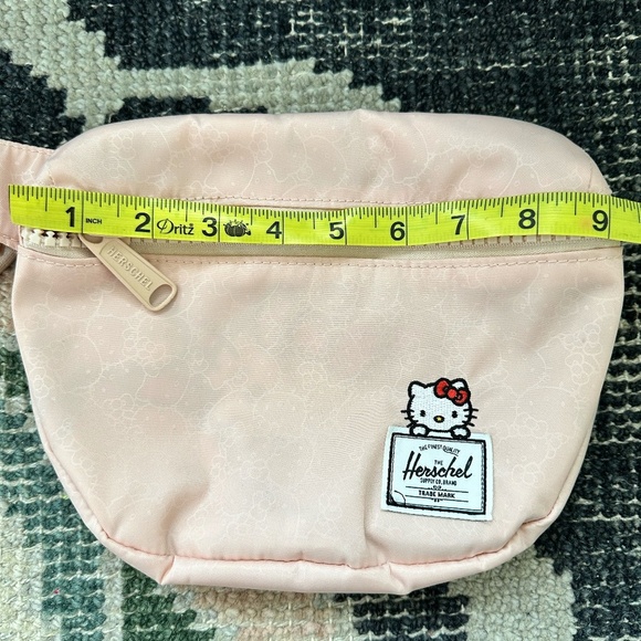 New NWOT Herschel Supply x Hello Kitty Fifteen Waist Bag Fanny Pack - Picture 7 of 8